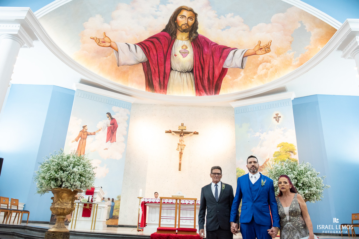 Fotografia de casamento na igreja São Francisco com fotos lindas do fotografo de casamento de Para de minas Israel lemos