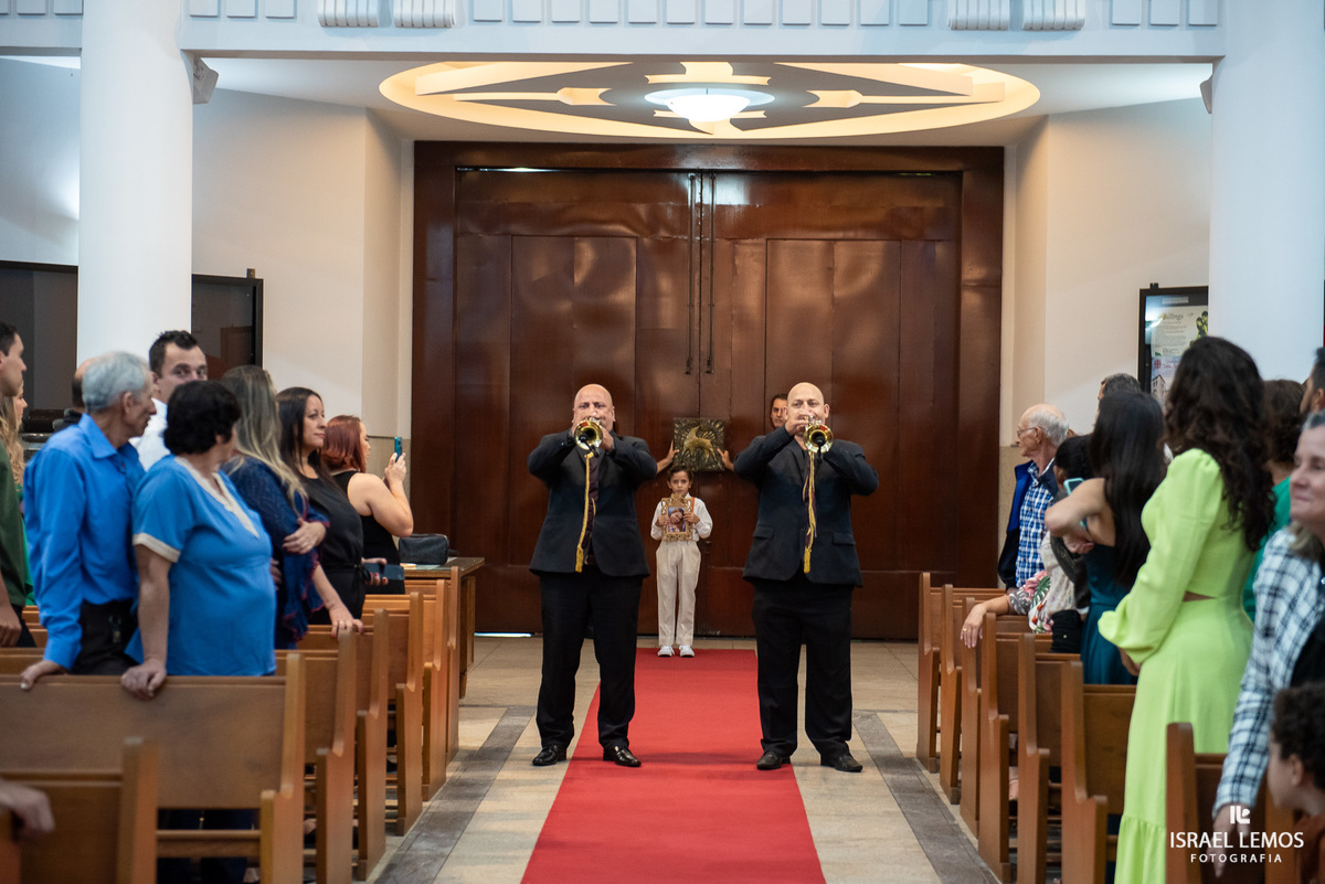Fotografia de casamento na igreja São Francisco com fotos lindas do fotografo de casamento de Para de minas Israel lemos