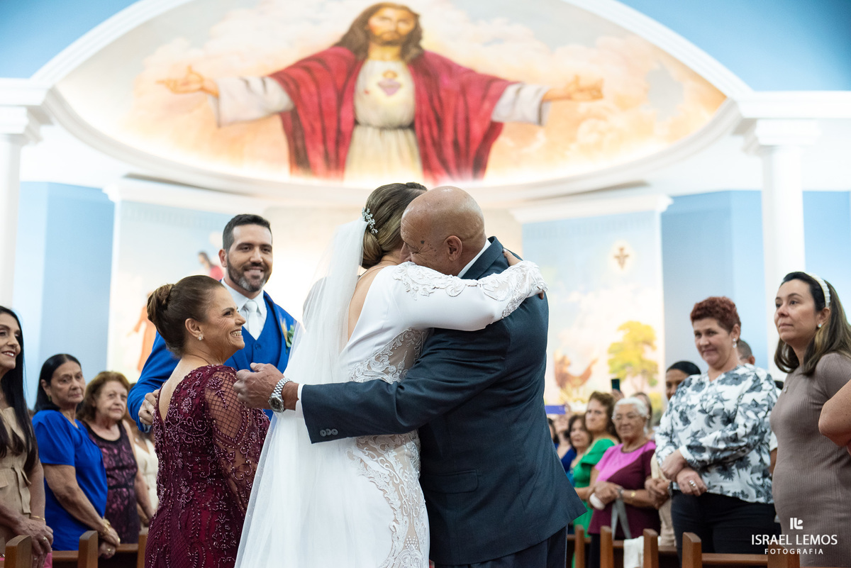 Fotografia de casamento na igreja São Francisco com fotos lindas do fotografo de casamento de Para de minas Israel lemos