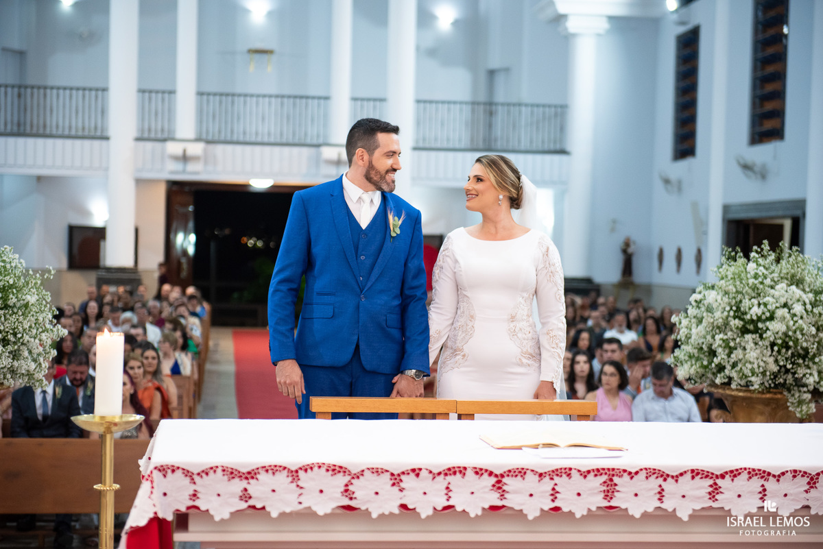 Fotografia de casamento na igreja São Francisco com fotos lindas do fotografo de casamento de Para de minas Israel lemos para de minas