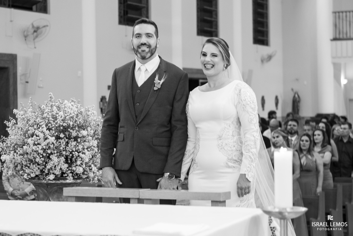 Fotografia de casamento na igreja São Francisco com fotos lindas do fotografo de casamento de Para de minas Israel lemos para de minas