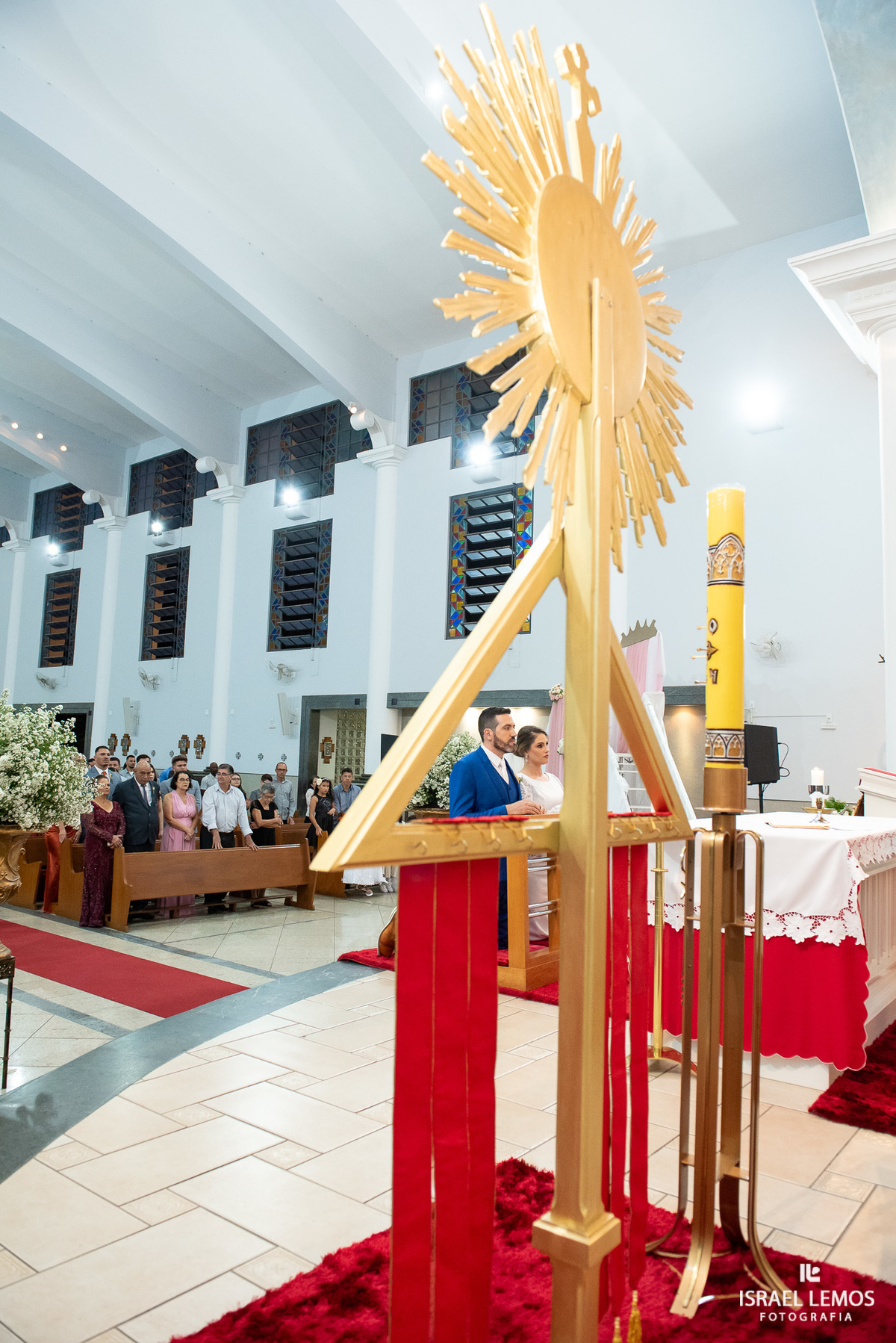 Fotografia de casamento na igreja São Francisco com fotos lindas do fotografo de casamento de Para de minas Israel lemos
