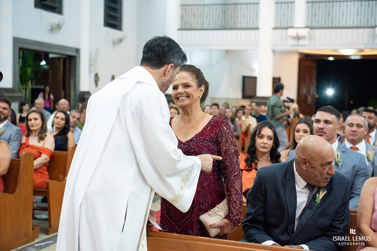 Fotografia de casamento na igreja São Francisco com fotos lindas do fotografo de casamento de Para de minas Israel lemos para de minas