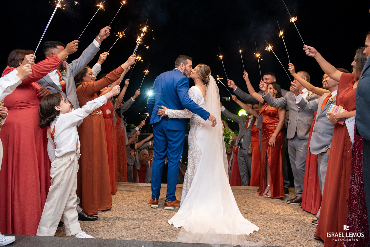 Fotografia de casamento na igreja São Francisco com fotos lindas do fotografo de casamento de Para de minas Israel lemos para de minas
