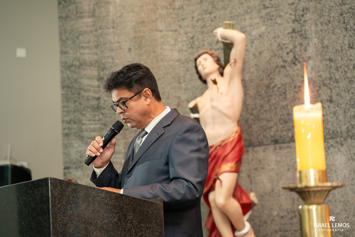 casamento na igreja de Para de minas Sao sebastião com fotos lindas do fotografo d casamento Israel lemos