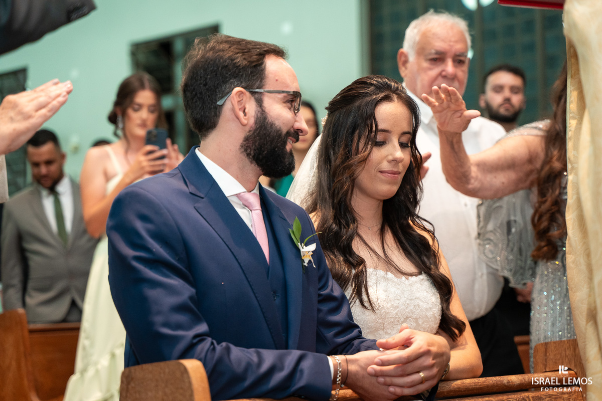 casamento na igreja de Para de minas Sao sebastião com fotos lindas do fotografo d casamento Israel lemos