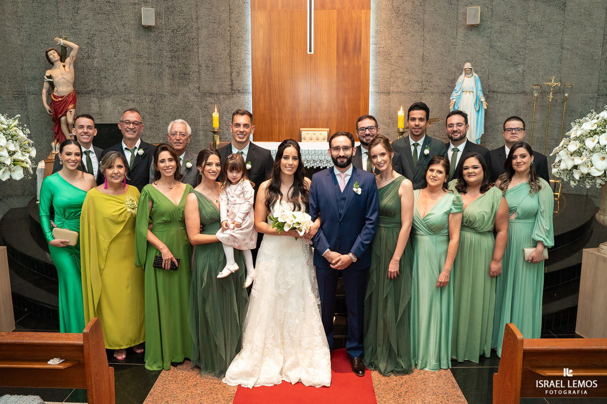 casamento na igreja de Para de minas Sao sebastião com fotos lindas do fotografo d casamento Israel lemos