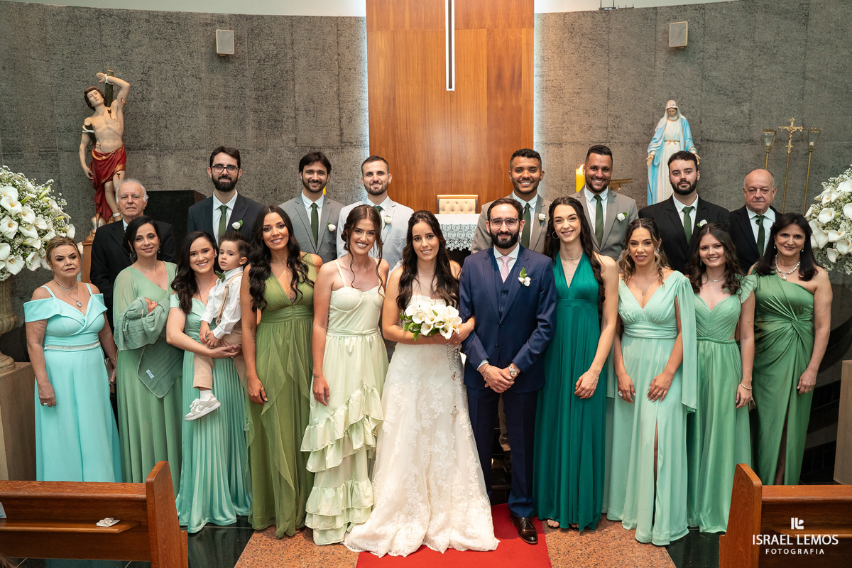 casamento na igreja de Para de minas Sao sebastião com fotos lindas do fotografo d casamento Israel lemos