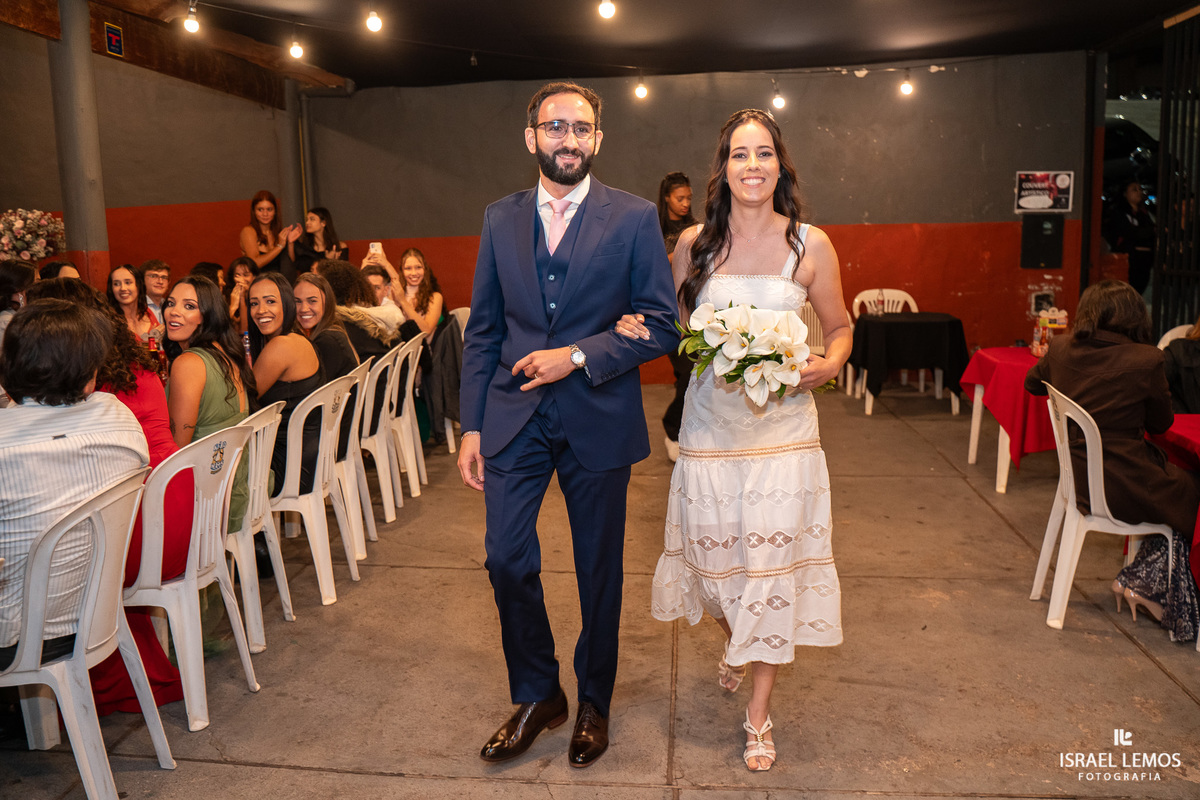 casamento na igreja de Para de minas Sao sebastião com fotos lindas do fotografo d casamento Israel lemos