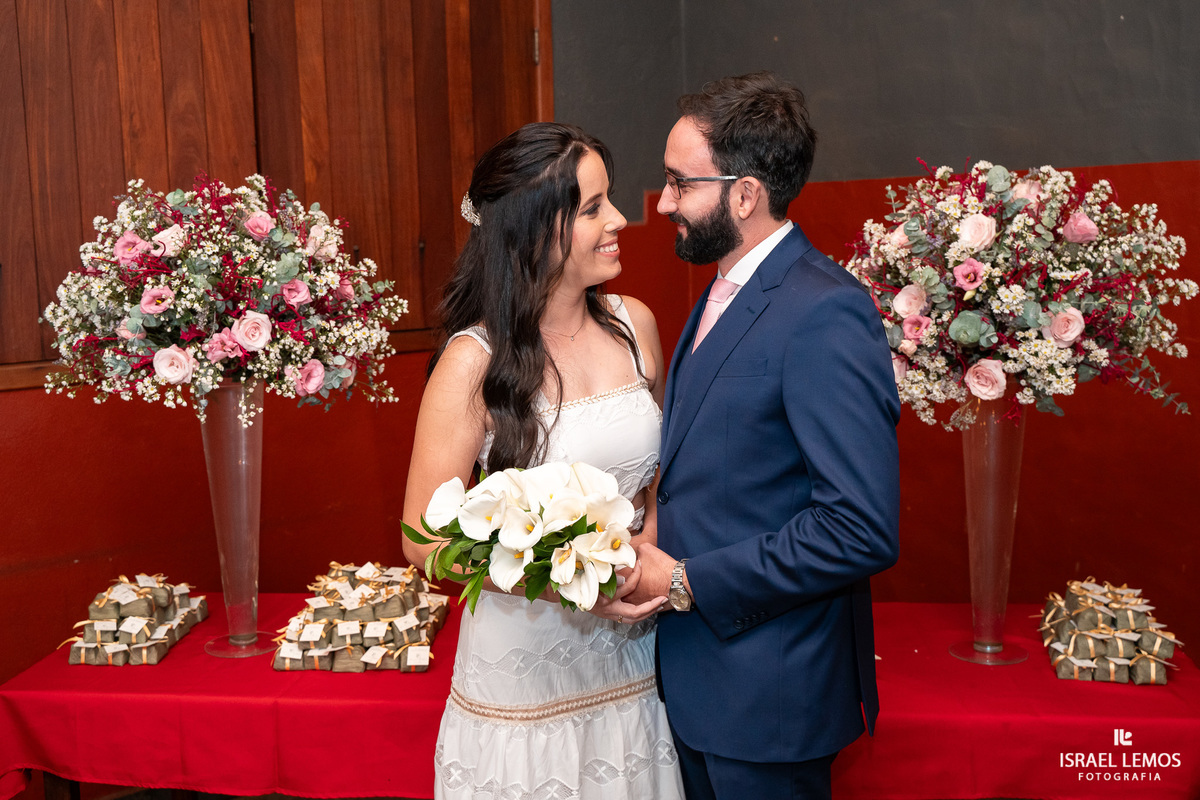casamento na igreja de Para de minas Sao sebastião com fotos lindas do fotografo d casamento Israel lemos