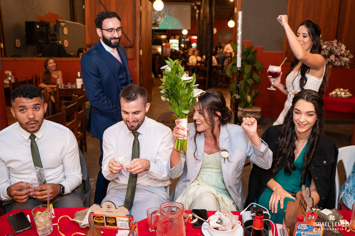 casamento na igreja de Para de minas Sao sebastião com fotos lindas do fotografo d casamento Israel lemos
