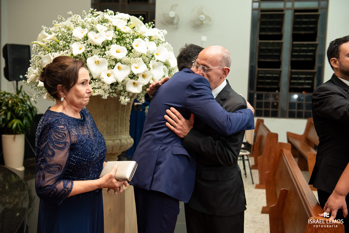 Como casar na igreja Sao sebastião em Para de Minas com o fotogafo de casamento Israel lemos o melhor fotografo d para de minas