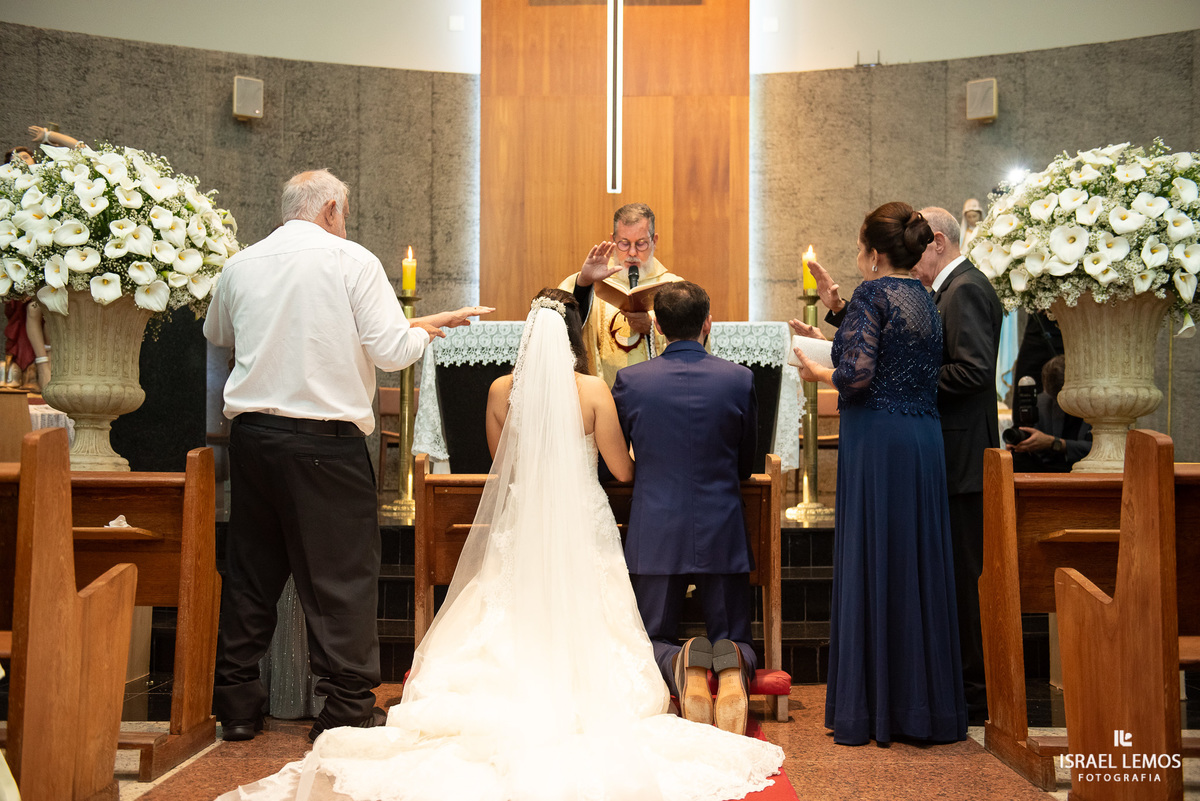 casamento na igreja de Para de minas Sao sebastião com fotos lindas do fotografo d casamento Israel lemos