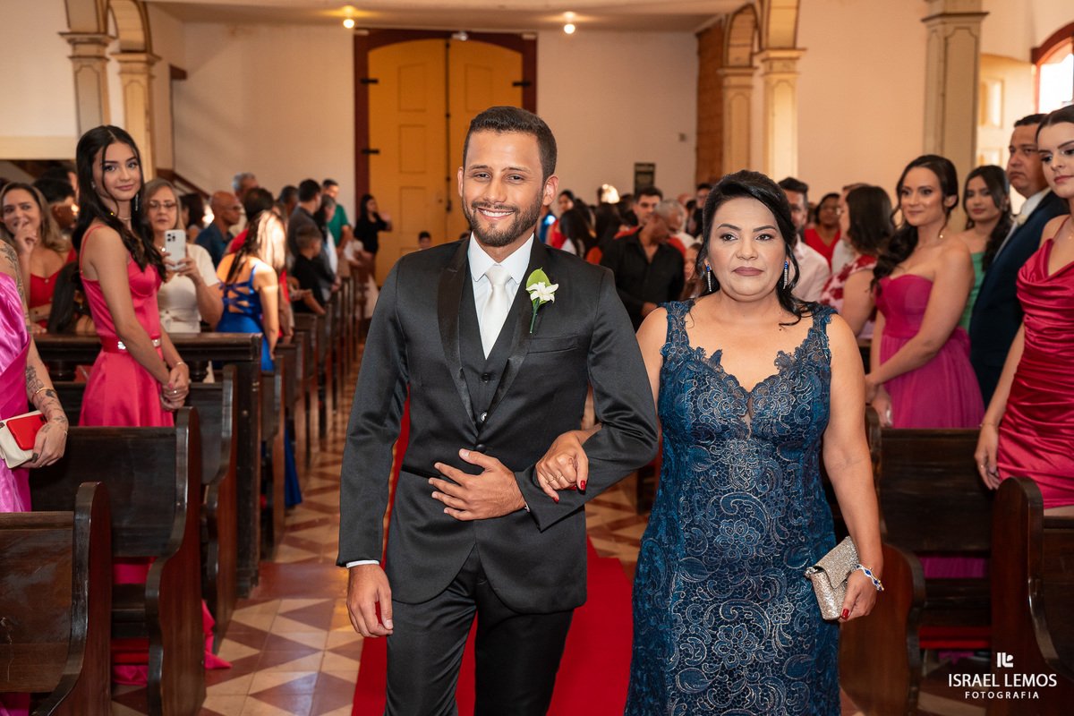 Fotografia de casamento na igreja Francisco em pitangui Israel Lemos fotografo