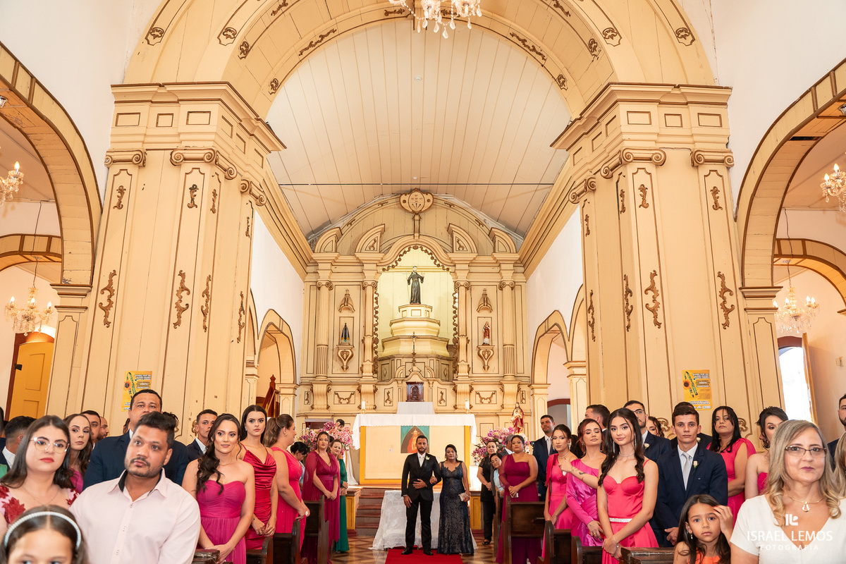 Fotografia de casamento na igreja Francisco em pitangui Israel Lemos fotografo