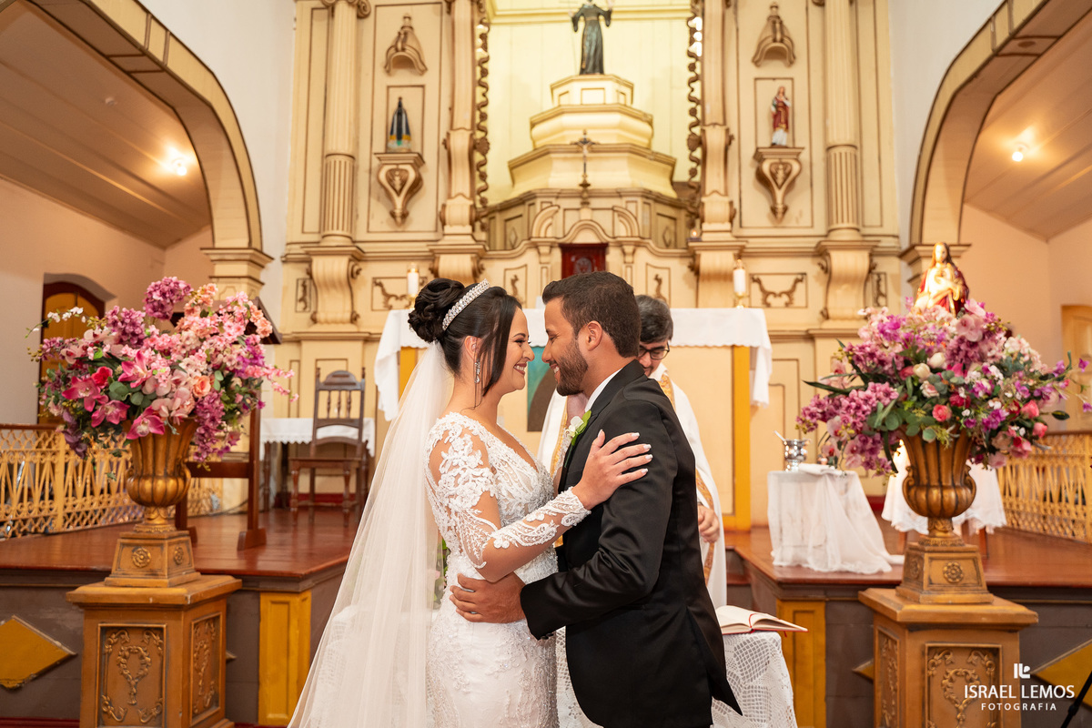 Fotografia de casamento na igreja Francisco em pitangui Israel Lemos fotografo