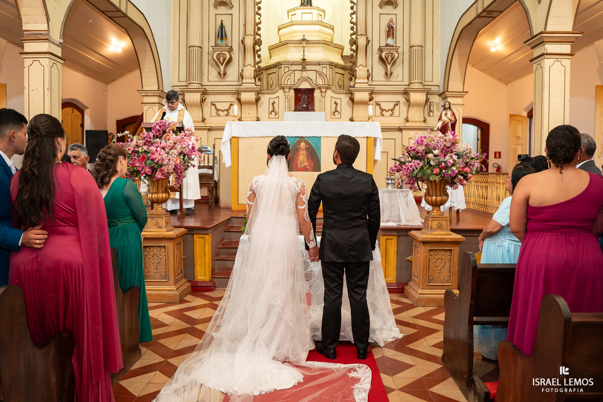 Fotografia de casamento na igreja Francisco em pitangui Israel Lemos fotografo