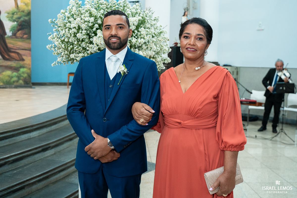 fotografia de casamento na igreja São Francisco Michele e Fernando em para de minas e Itauna fotos Israel lemos fotografo 