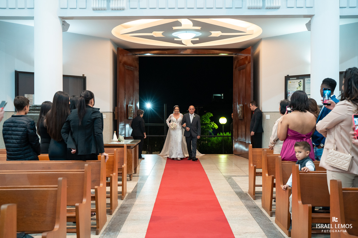 fotografia de casamento na igreja São Francisco Michele e Fernando em para de minas e Itauna fotos Israel lemos fotografo 