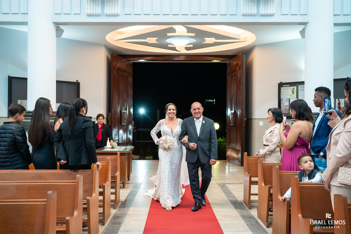 fotografia de casamento na igreja São Francisco Michele e Fernando em para de minas e Itauna fotos Israel lemos fotografo 