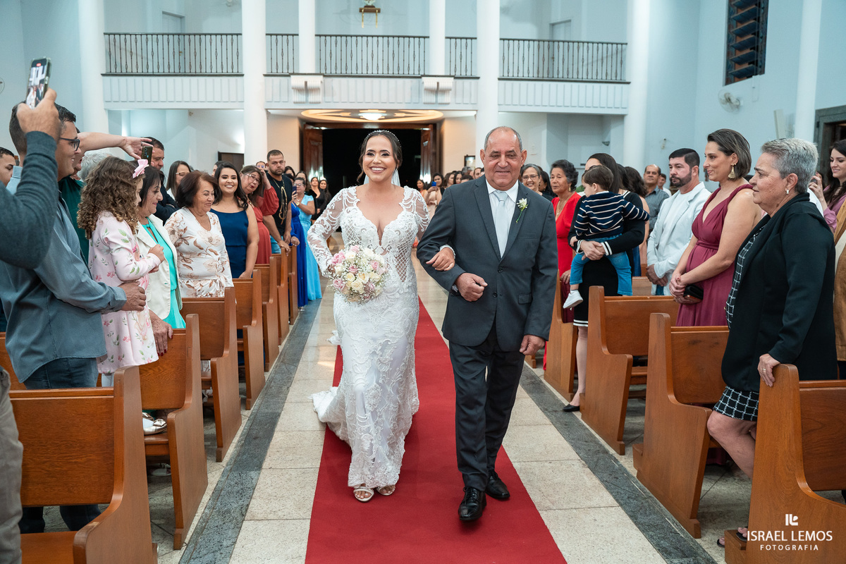 fotografia de casamento na igreja São Francisco Michele e Fernando em para de minas e Itauna fotos Israel lemos fotografo 