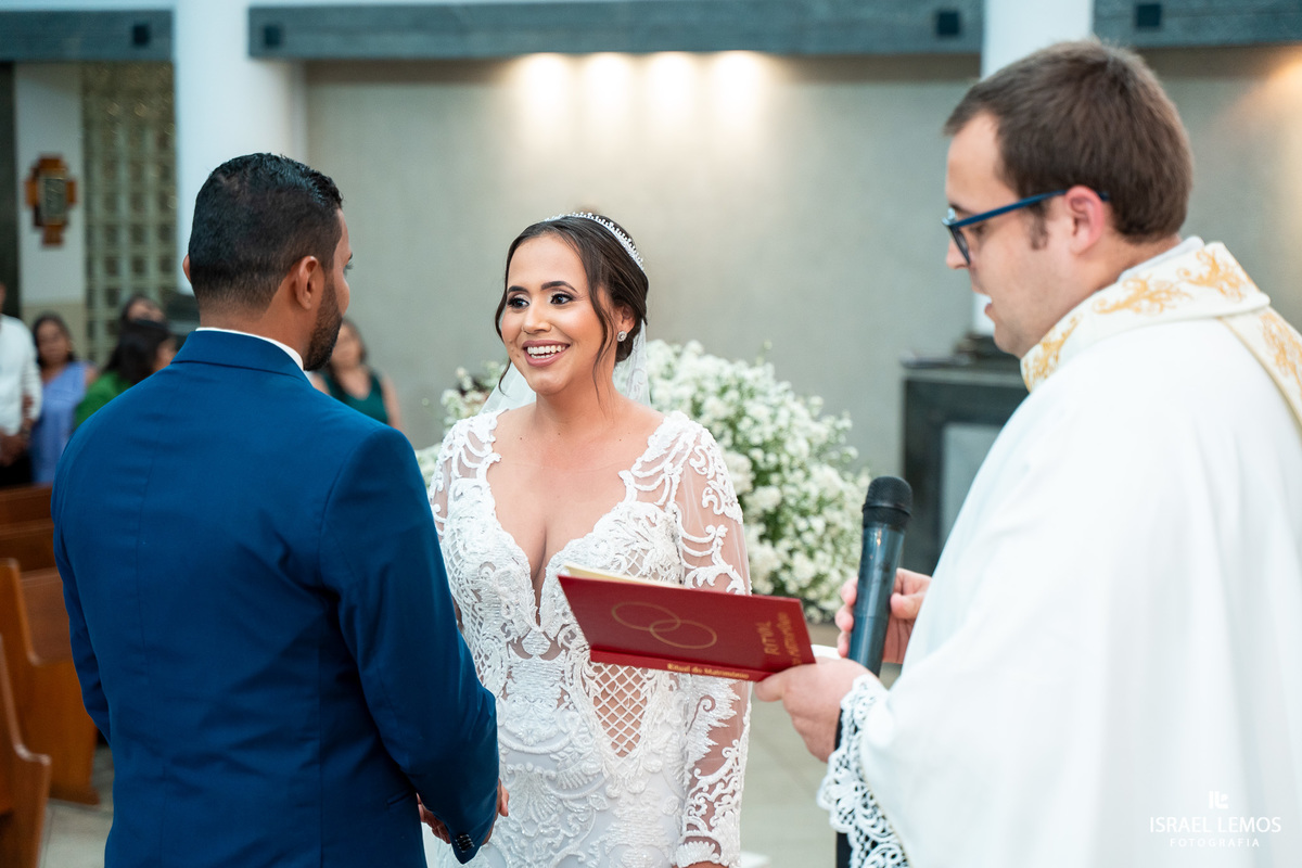 fotografia de casamento na igreja São Francisco Michele e Fernando em para de minas e Itauna fotos Israel lemos fotografo 