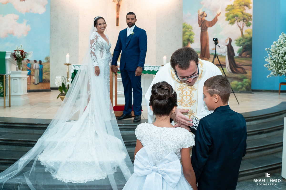 fotografia de casamento na igreja São Francisco Michele e Fernando em para de minas e Itauna fotos Israel lemos fotografo 