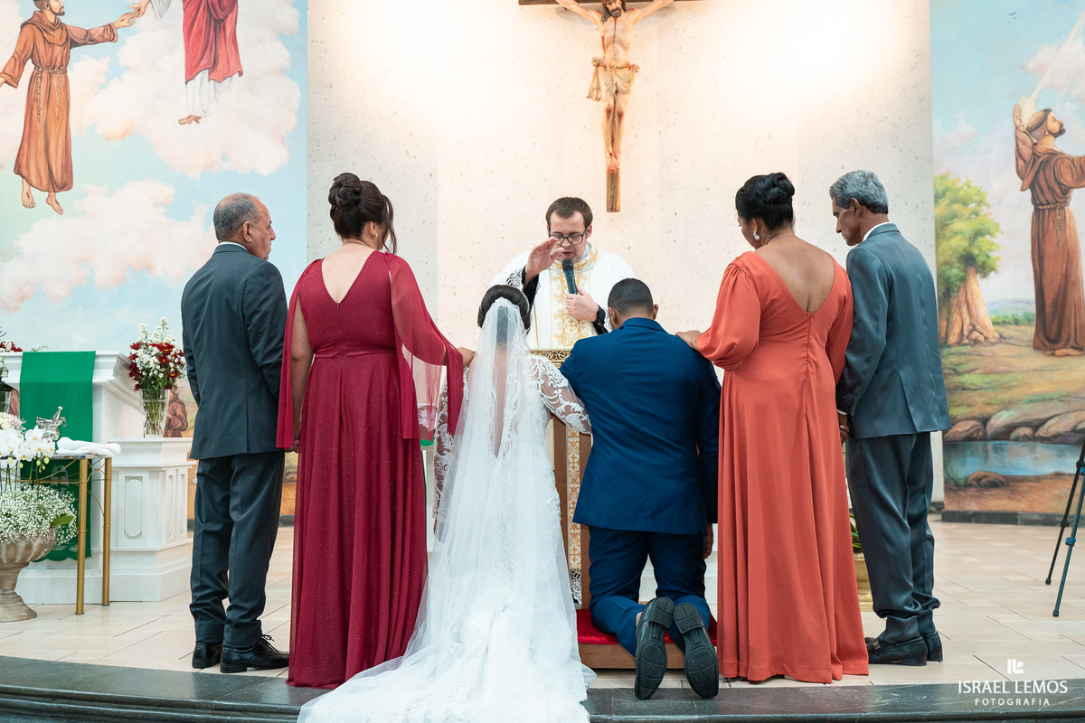 fotografia de casamento na igreja São Francisco Michele e Fernando em para de minas e Itauna fotos Israel lemos fotografo 