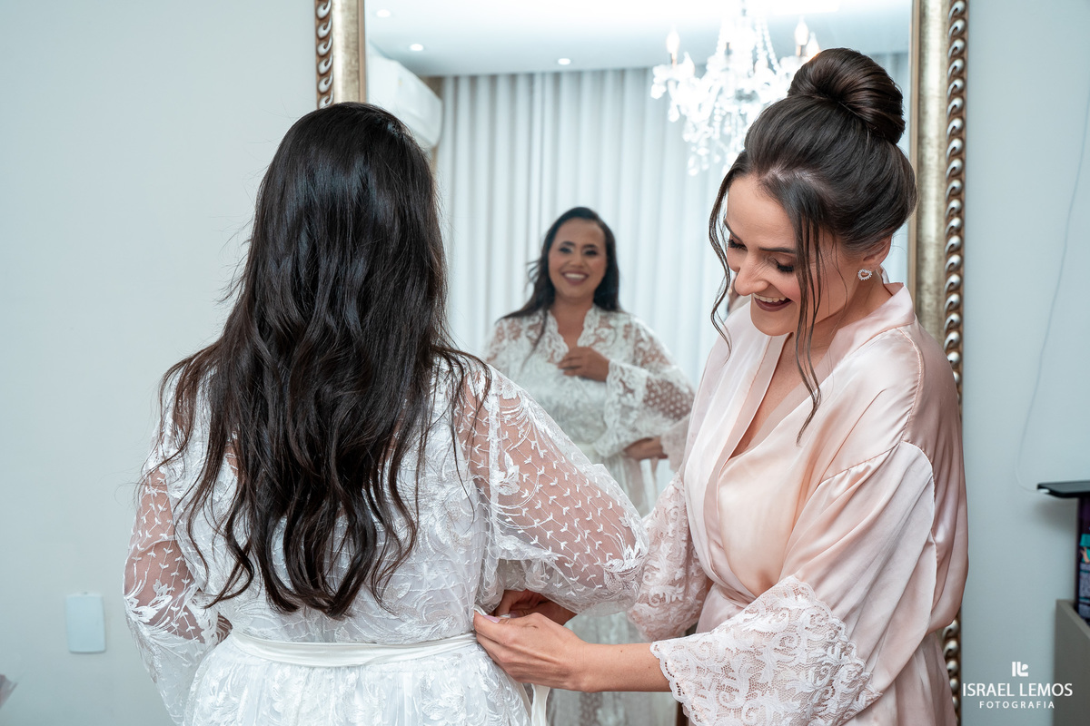 Casamento de Michele e Fernando na Igreja São Francisco em Pará de Minas

Foi um prazer poder registrar o casamento de Michele e Fernando na encantadora Igreja São Francisco em Pará de Minas. Cada detalhe do dia de vocês foi repleto de emoções e histórias