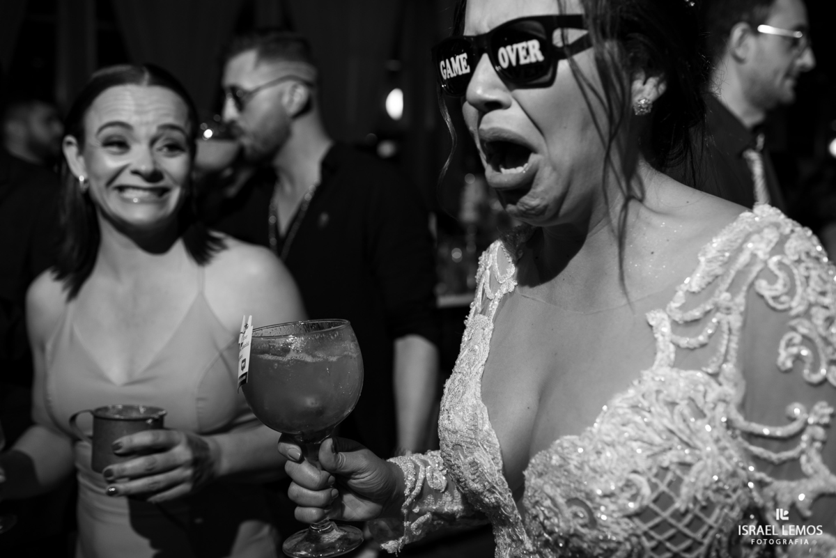 noiva Michele bebe tequila e fica louca em sua festa