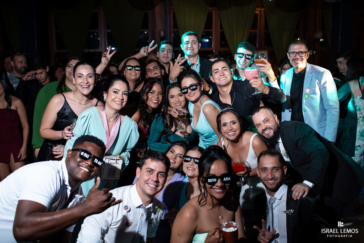 familia da noiva fica ouca em festa