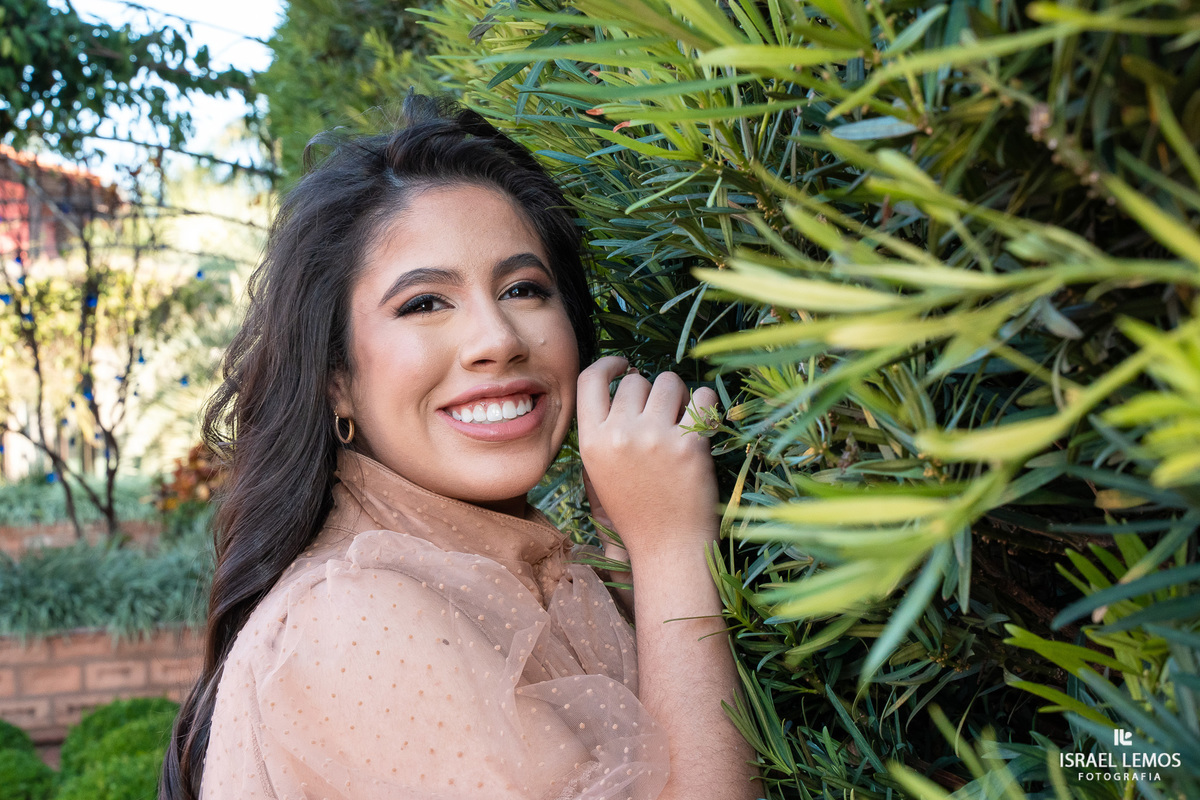 Fotografia de 15 anos na cidade de nova serrana com fotos lindas da debutante de nova serrana lara fotos oficiais pelo fotografo de casamento Israel lemos