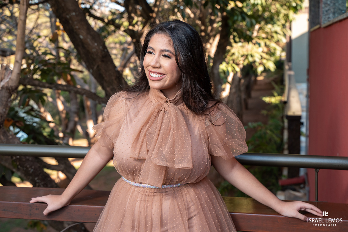 Fotografia de 15 anos na cidade de nova serrana com fotos lindas da debutante de nova serrana lara fotos oficiais pelo fotografo de casamento Israel lemos