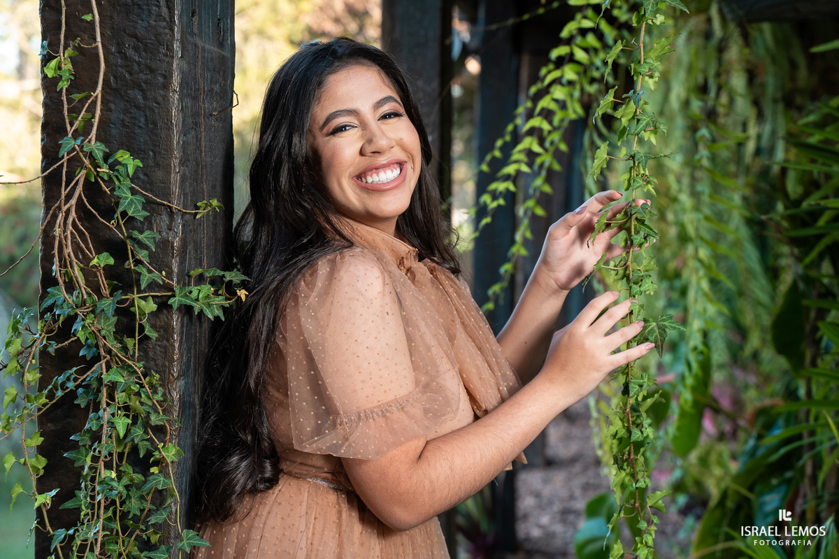 Fotografia de 15 anos na cidade de nova serrana com fotos lindas da debutante de nova serrana lara fotos oficiais pelo fotografo de casamento Israel lemos
