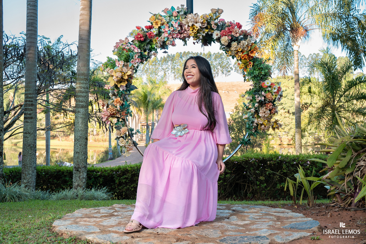 Fotografia de 15 anos na cidade de nova serrana com fotos lindas da debutante de nova serrana lara fotos oficiais pelo fotografo de casamento Israel lemos