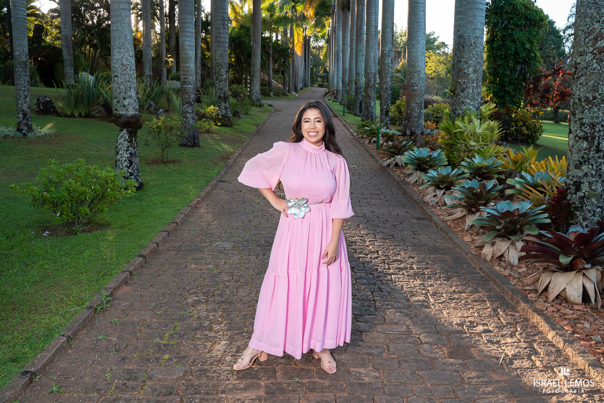 Fotografia de 15 anos na cidade de nova serrana com fotos lindas da debutante de nova serrana lara fotos oficiais pelo fotografo de casamento Israel lemos