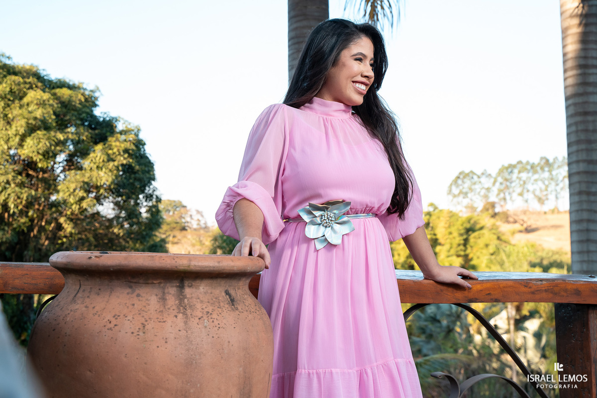 Fotografia de 15 anos na cidade de nova serrana com fotos lindas da debutante de nova serrana lara fotos oficiais pelo fotografo de casamento Israel lemos