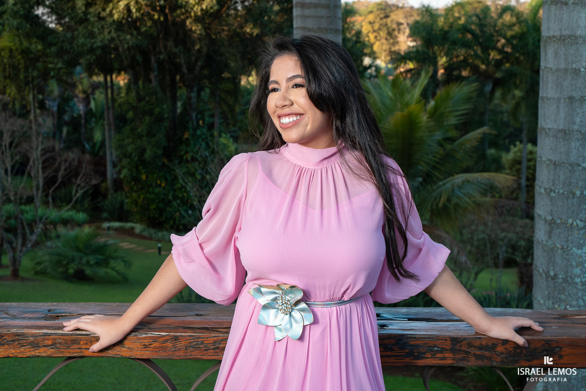 Fotografia de 15 anos na cidade de nova serrana com fotos lindas da debutante de nova serrana lara fotos oficiais pelo fotografo de casamento Israel lemos