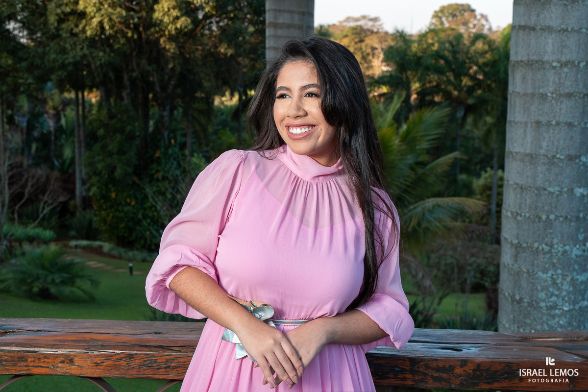 Fotografia de 15 anos na cidade de nova serrana com fotos lindas da debutante de nova serrana lara fotos oficiais pelo fotografo de casamento Israel lemos