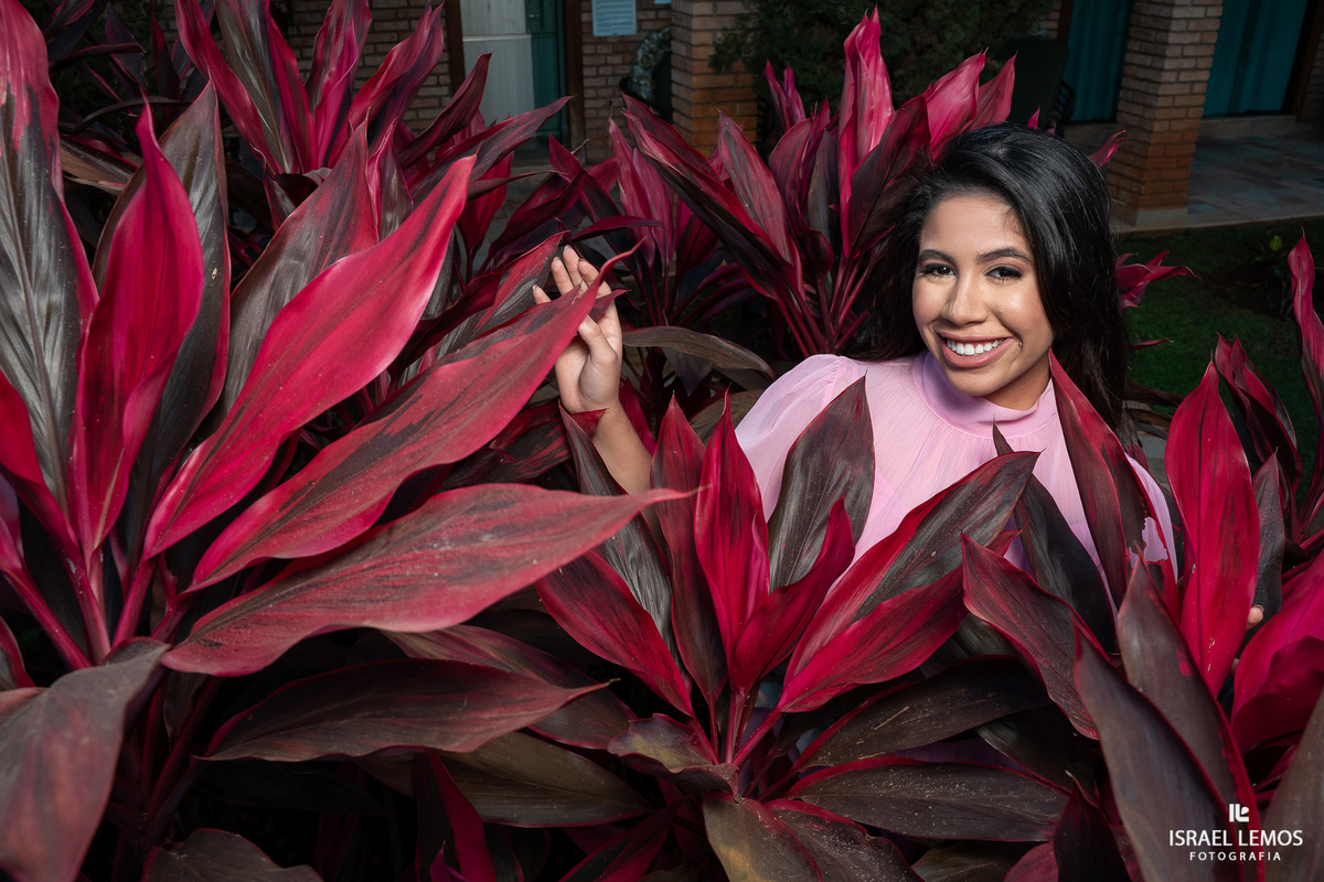 Fotografia de 15 anos na cidade de nova serrana com fotos lindas da debutante de nova serrana lara fotos oficiais pelo fotografo de casamento Israel lemos