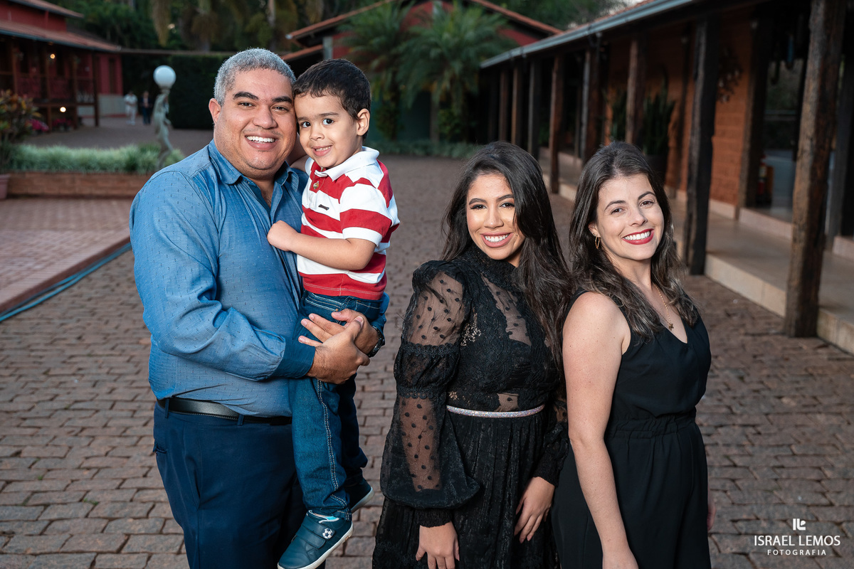 Fotografia de 15 anos na cidade de nova serrana com fotos lindas da debutante de nova serrana lara fotos oficiais pelo fotografo de casamento Israel lemos