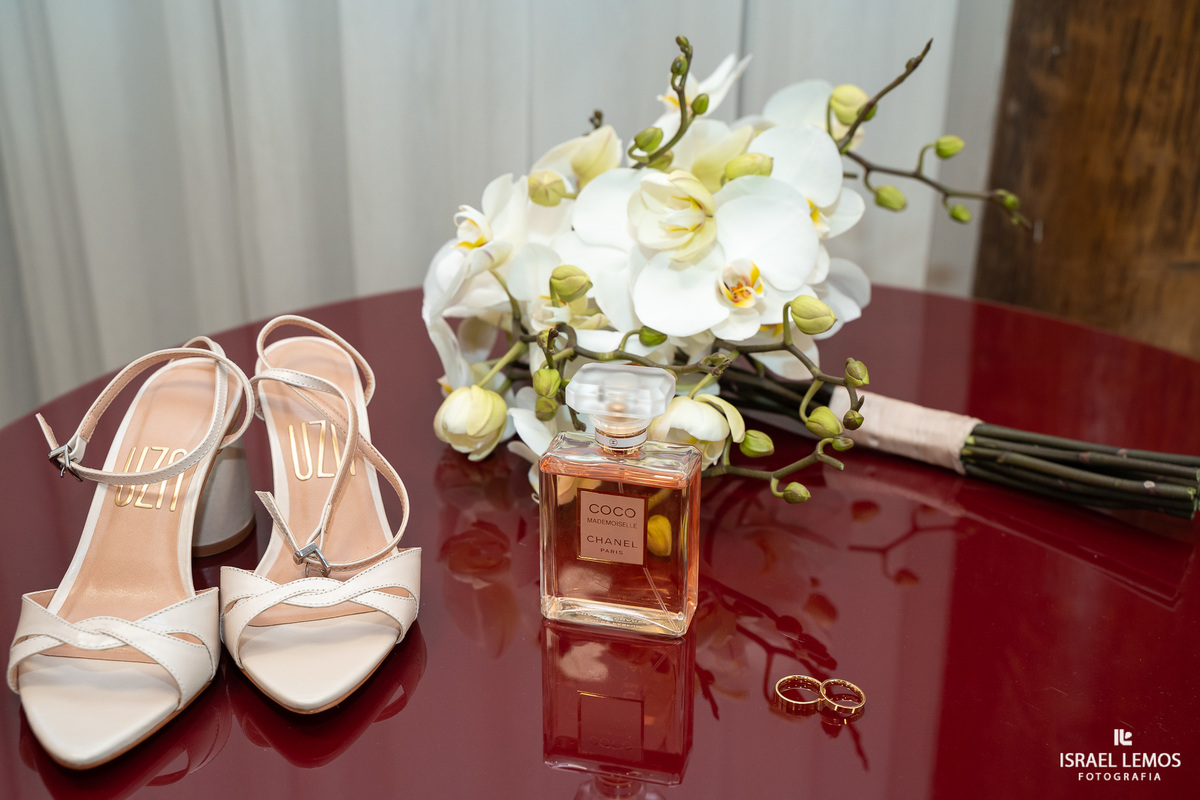 noiva se arrumando no Espaço Sanctuarium na cidade de betim