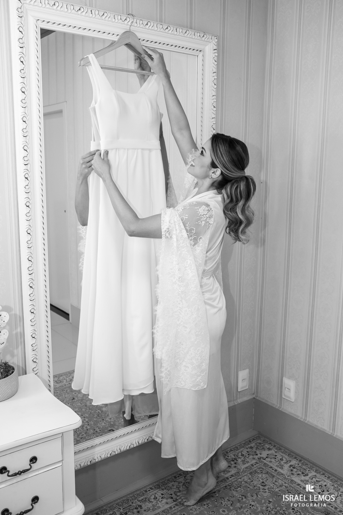 noiva se arrumando no Espaço Sanctuarium na cidade de betim