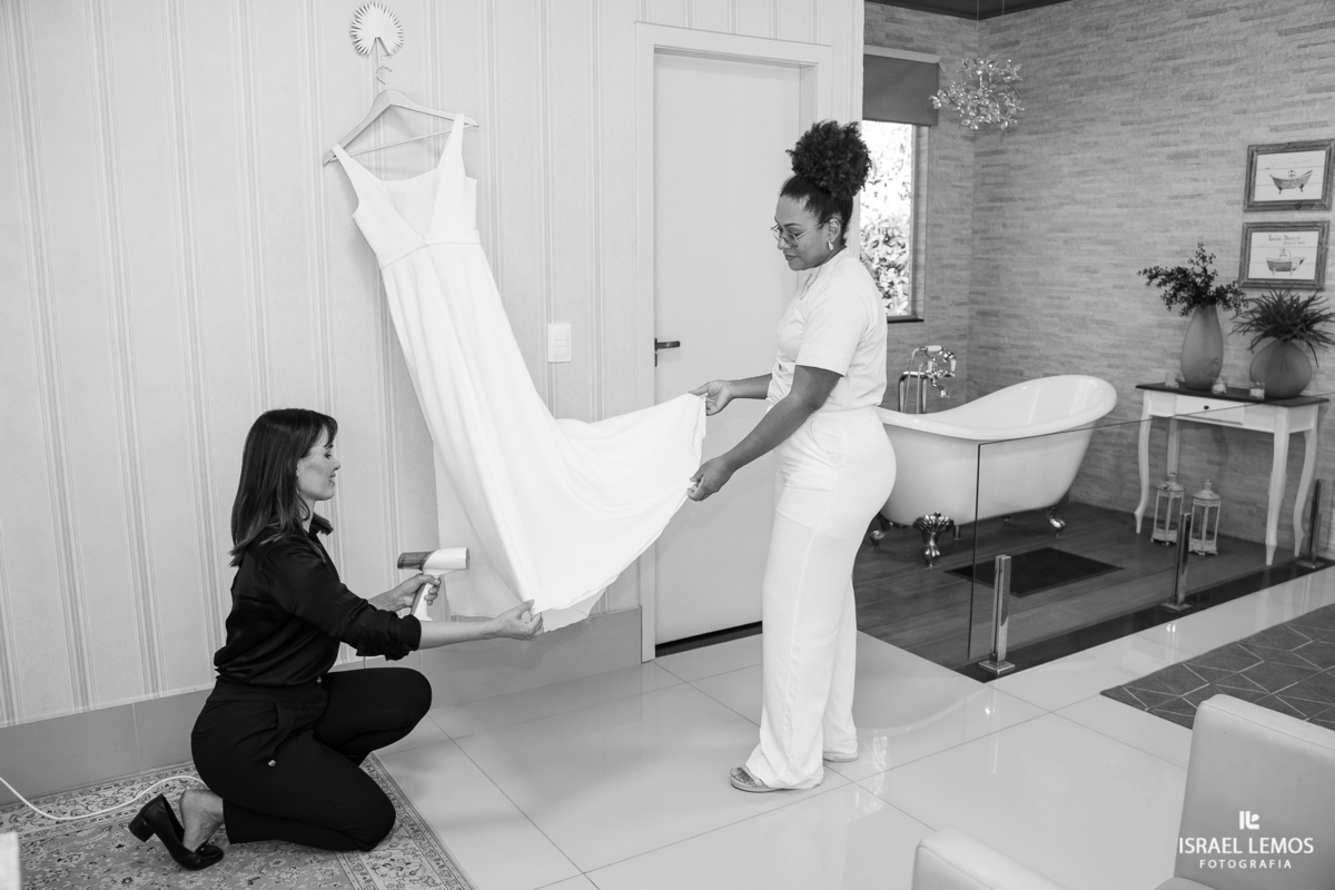 noiva se arrumando no Espaço Sanctuarium na cidade de betim