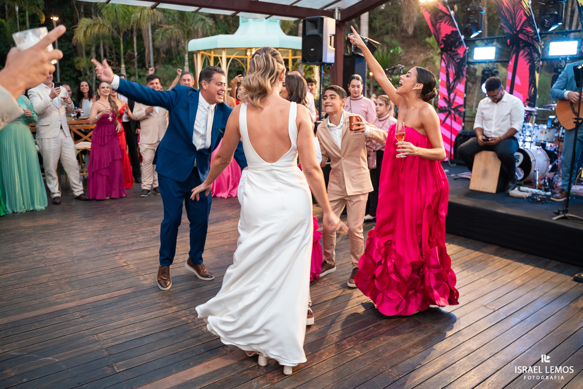 Fotografia de casamento no Espaço Sanctuarium com lindas fotos do fotografo Israel lemos em betim