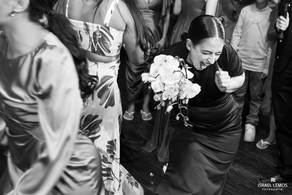 olha quem pegou o buque da noiva