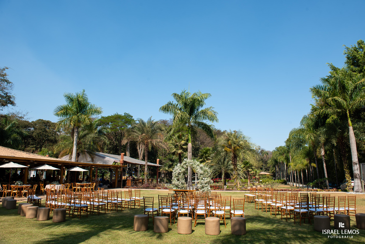 noivo se arrumando no Espaço Sanctuarium na cidade de betim