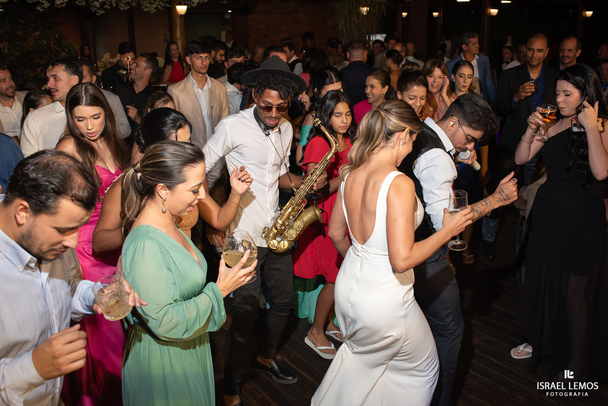 familia sertaneja fazem um super show em festa de casamento Espaço Sanctuarium 