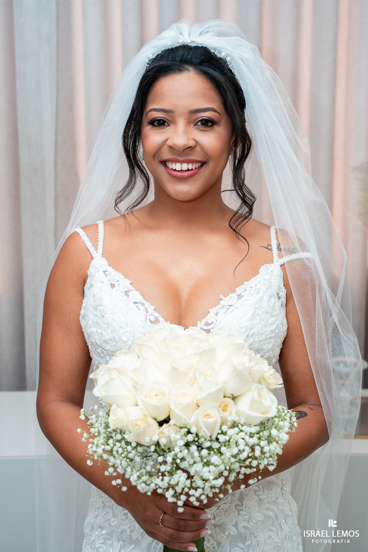 Maquiagem de Noiva na cidade de Abel figueiredo PA com fotos de casamento oficiais pelo fotografo especialista de casamento Israel lemos que fotografa no mundo todo