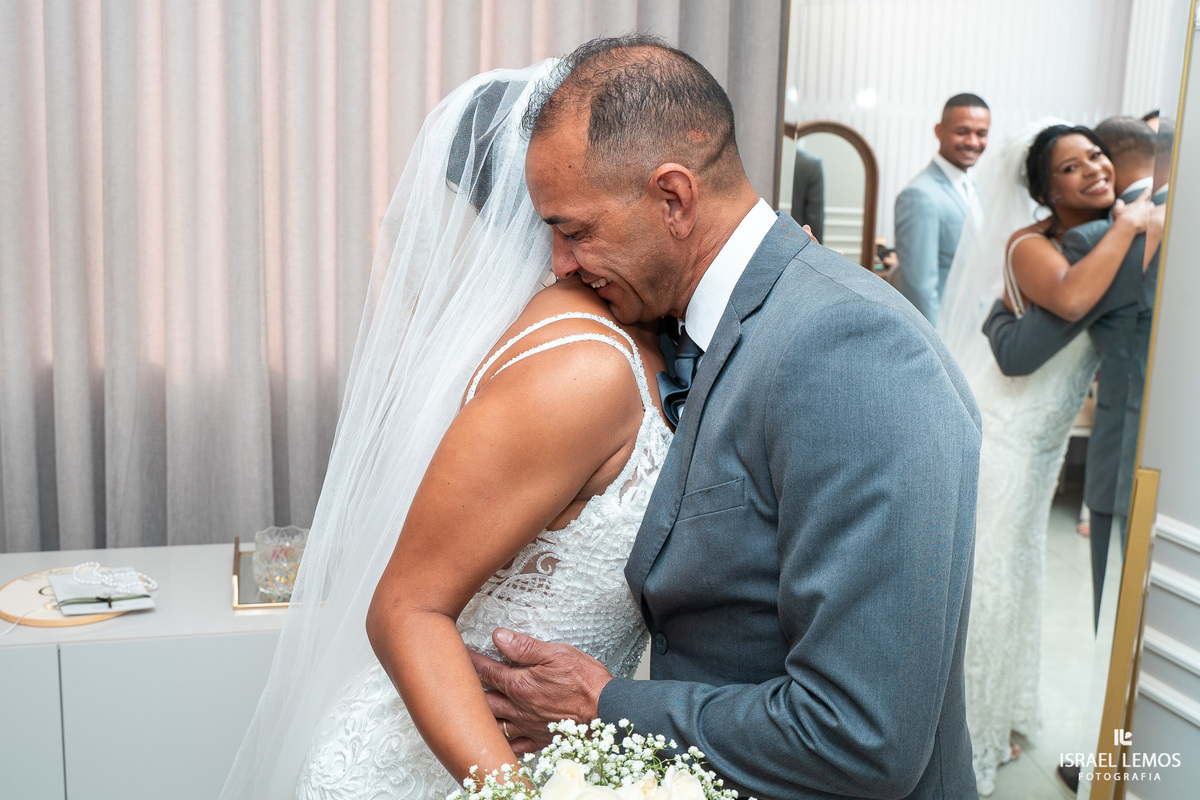 Maquiagem de Noiva na cidade de Abel figueiredo PA com fotos de casamento oficiais pelo fotografo especialista de casamento Israel lemos que fotografa no mundo todo